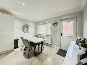 Dining Kitchen- click for photo gallery
